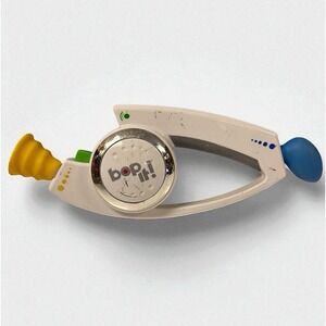 BOP IT! Talking Handheld Electronic Reflex Game‎ White 2008 Hasbro *read